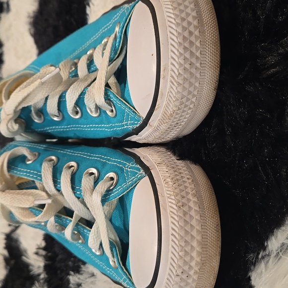 Converse Women's Blue Canvas Sneakers - Picture 2 of 5